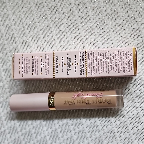 Too Faced Born This Way Ethereal Light Illuminating Smoothing Concealer - Picture 5 of 5